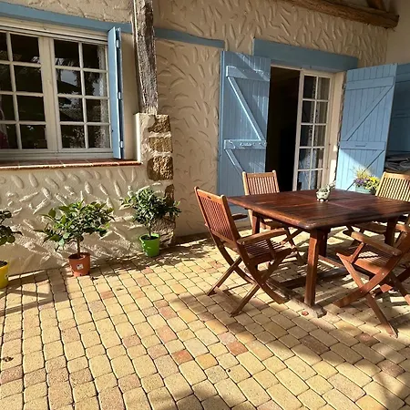 Walk Into Town From A Quiet With Private Deck Bassoues