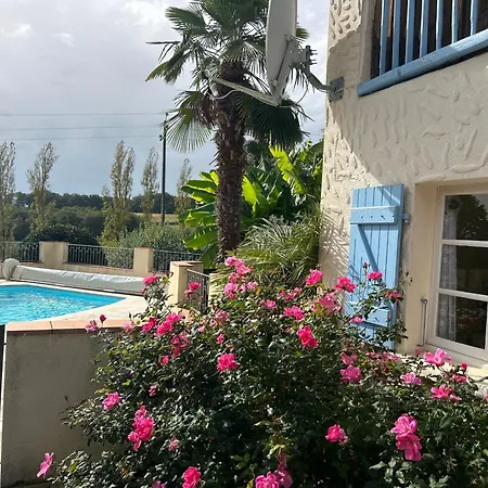 Walk Into Town From A Quiet With Private Deck